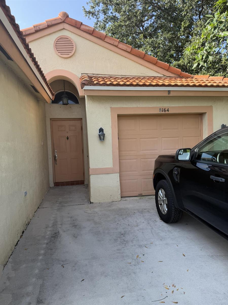 8164 PELICAN HARBOUR Drive, Lake Worth FL 33467 photo 2