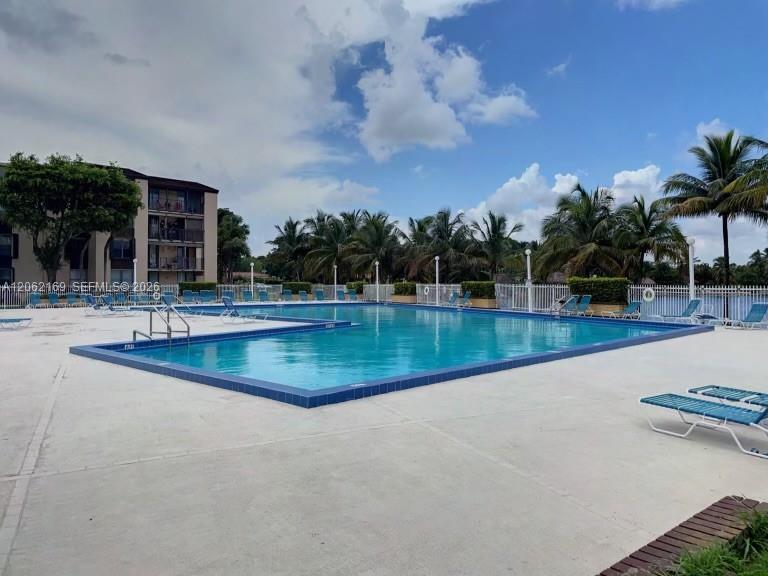 Miami, FL 33186 photo 2