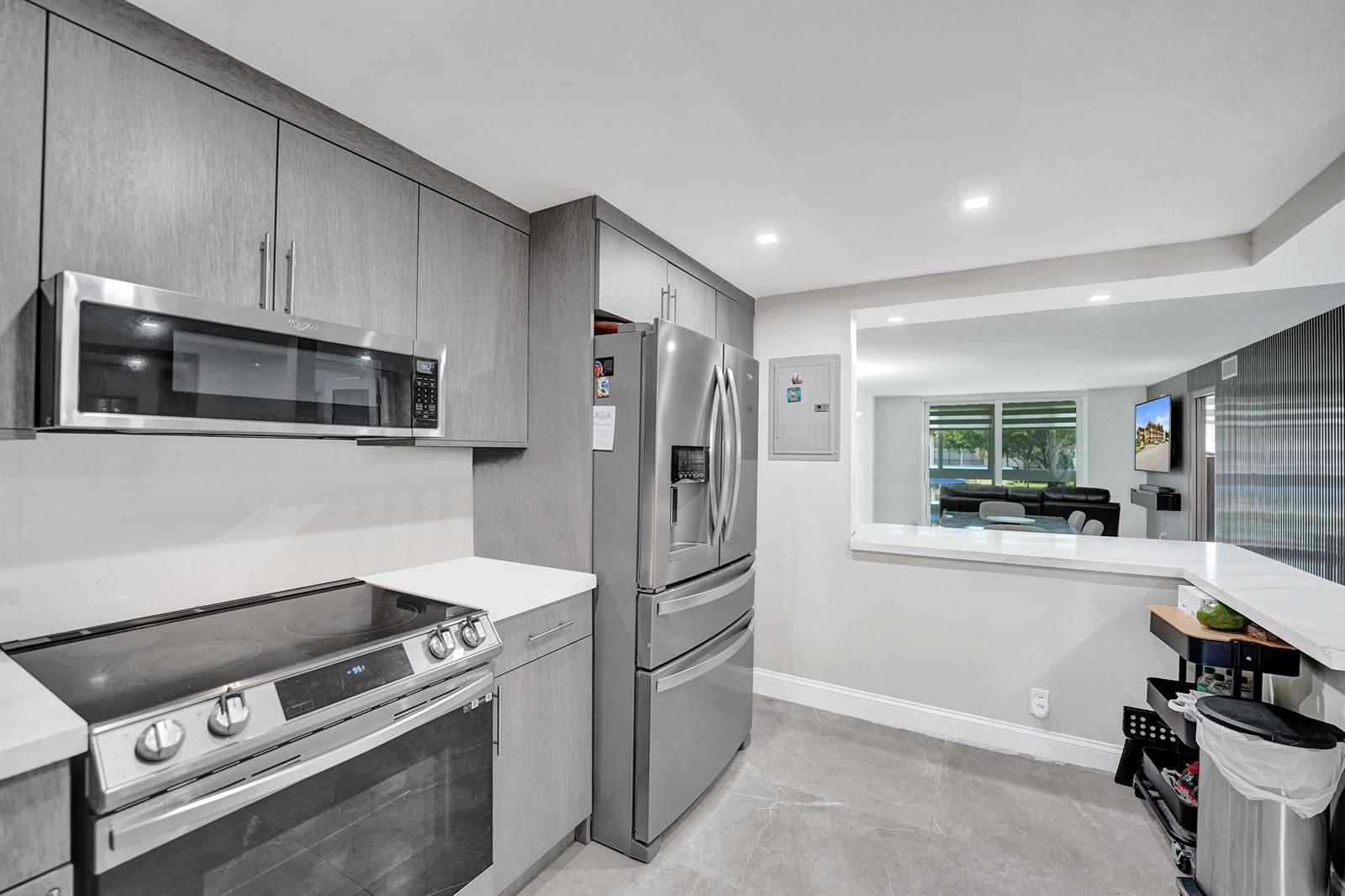 9410 N Hollybrook Lake Drive # 201, Pembroke Pines FL 33025 photo 5