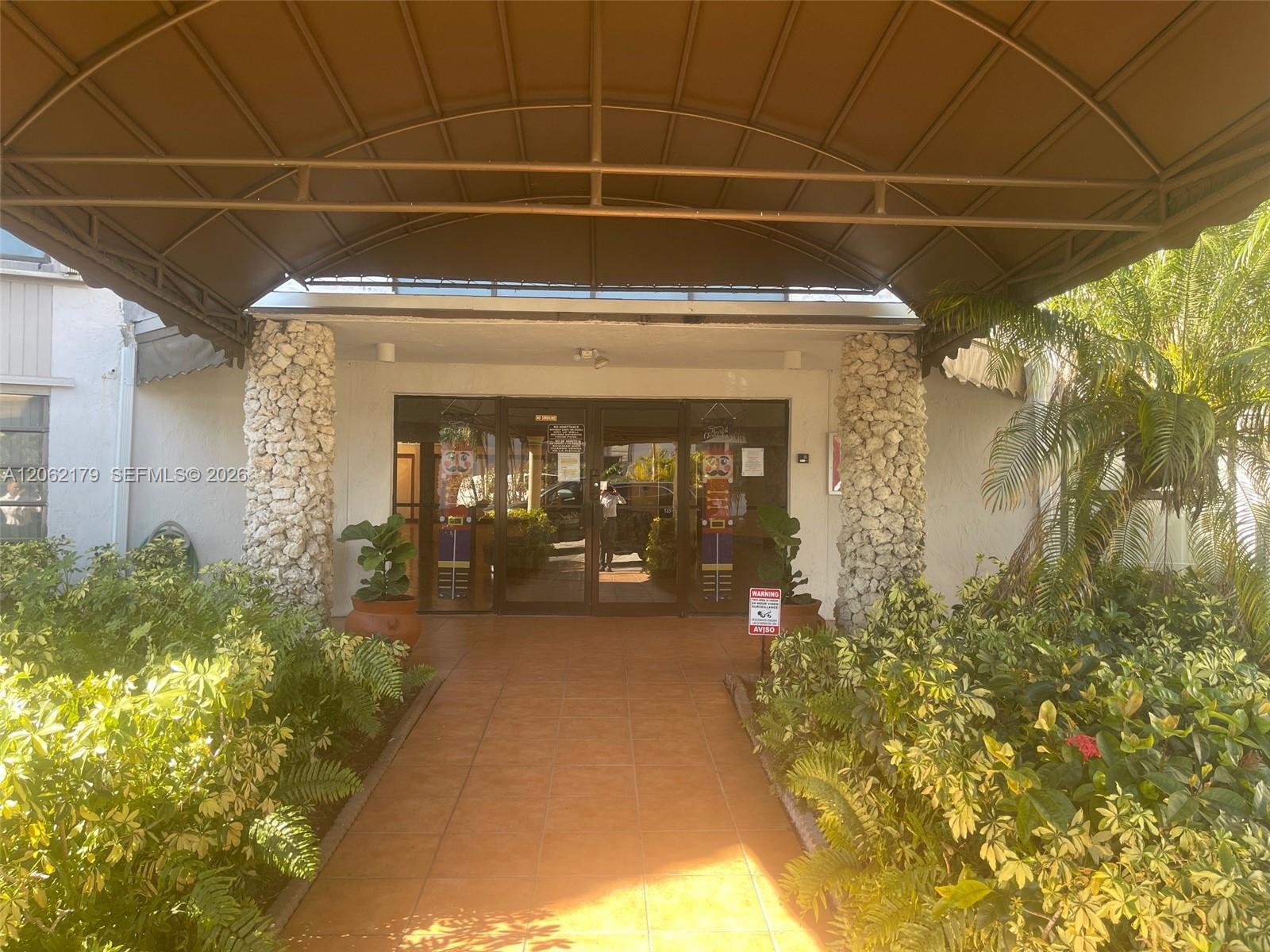 1350 SW 122nd Ave # 212, Miami FL 33184 photo 2