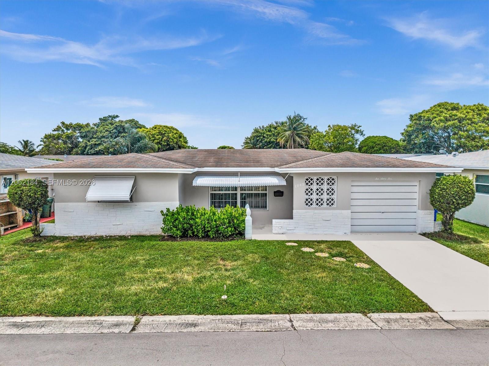 1065 NW 68th Ter, Margate FL 33063 photo 2