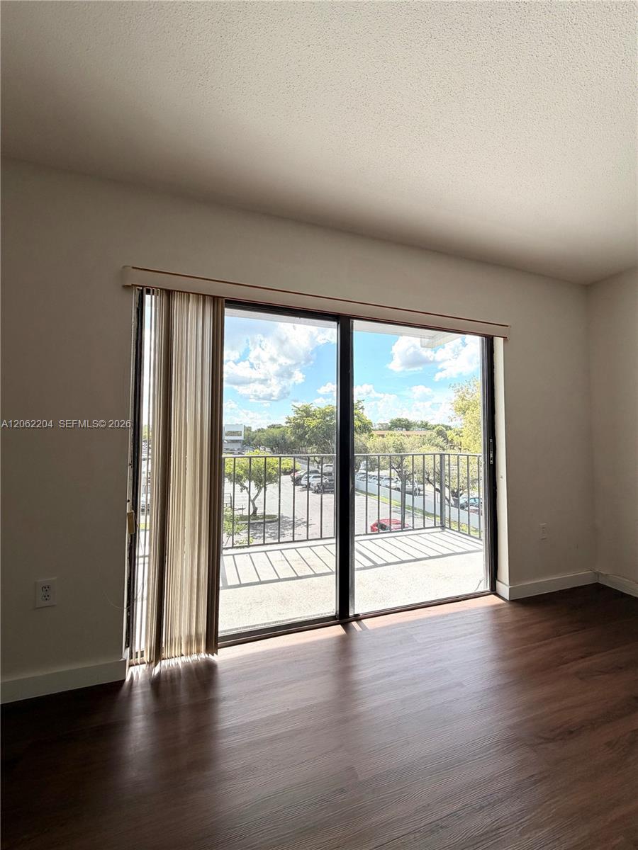10431 N Kendall Dr # D314, Miami FL 33176 photo 3