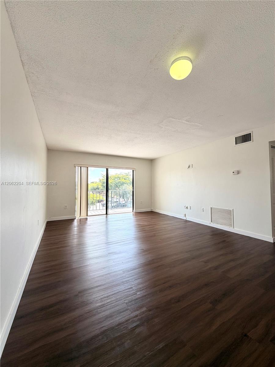 10431 N Kendall Dr # D314, Miami FL 33176