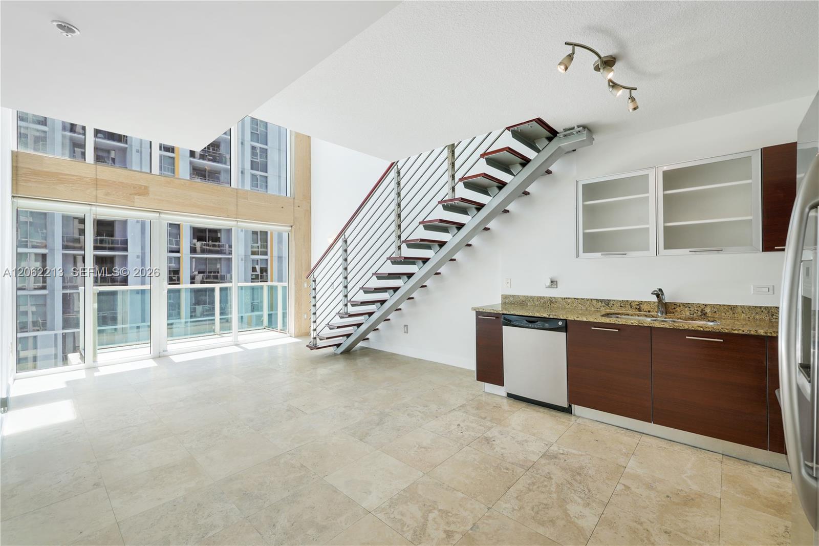 41 SE 5th St # 906, Miami FL 33131 photo 2