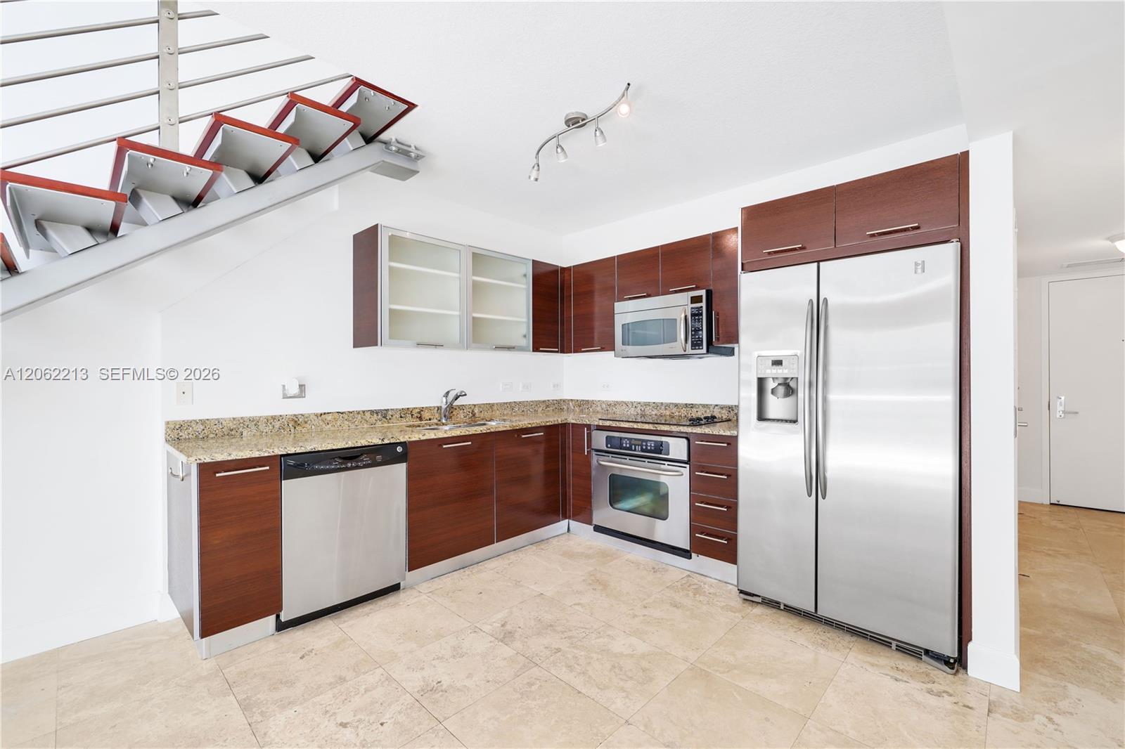 41 SE 5th St # 906, Miami FL 33131 photo 5