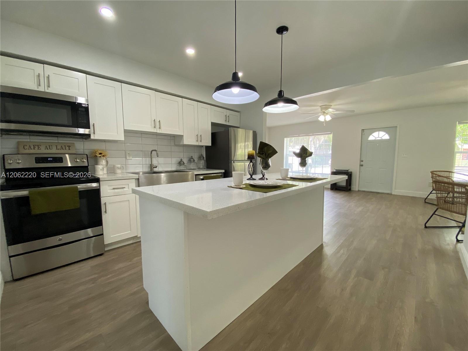 1120 SW 15th Ter, Fort Lauderdale FL 33312 photo 2