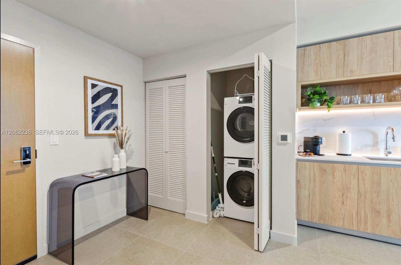 11 NE 6th St # 2303, Miami FL 33132 photo 3