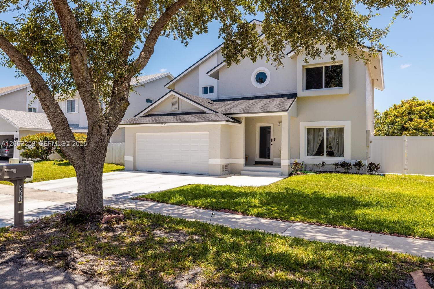 9650 SW 9th Ct, Pembroke Pines FL 33025 photo 4
