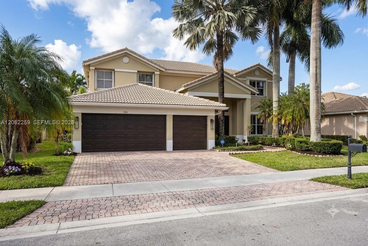 904 Stillwater Ct, Weston FL 33327