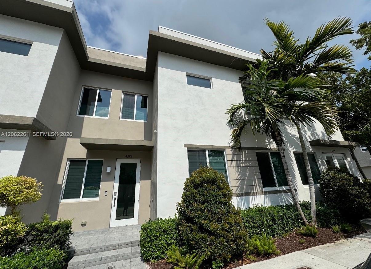 6472 NW 103rd Pl, Doral FL 33178 photo 2
