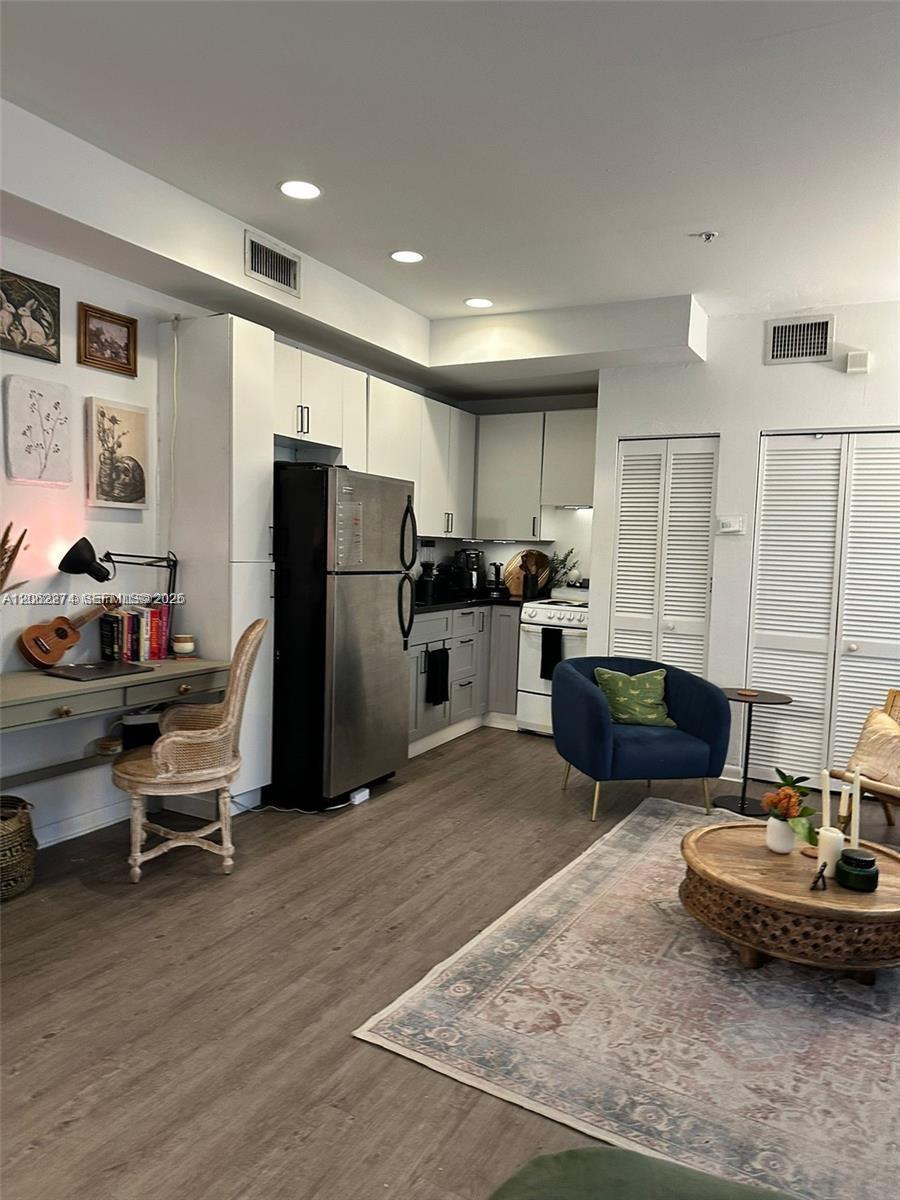 1244 Pennsylvania Ave # 103, Miami Beach FL 33139 photo 2