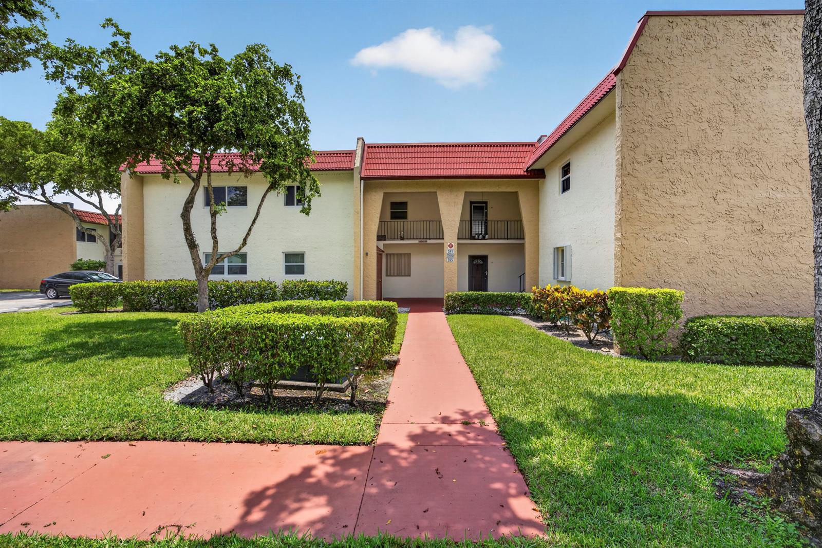 355 Lake Frances Drive, West Palm Beach FL 33411 photo 2