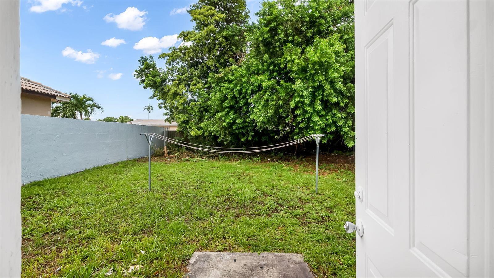 5015 SW 25TH Street, West Park FL 33023 photo 4