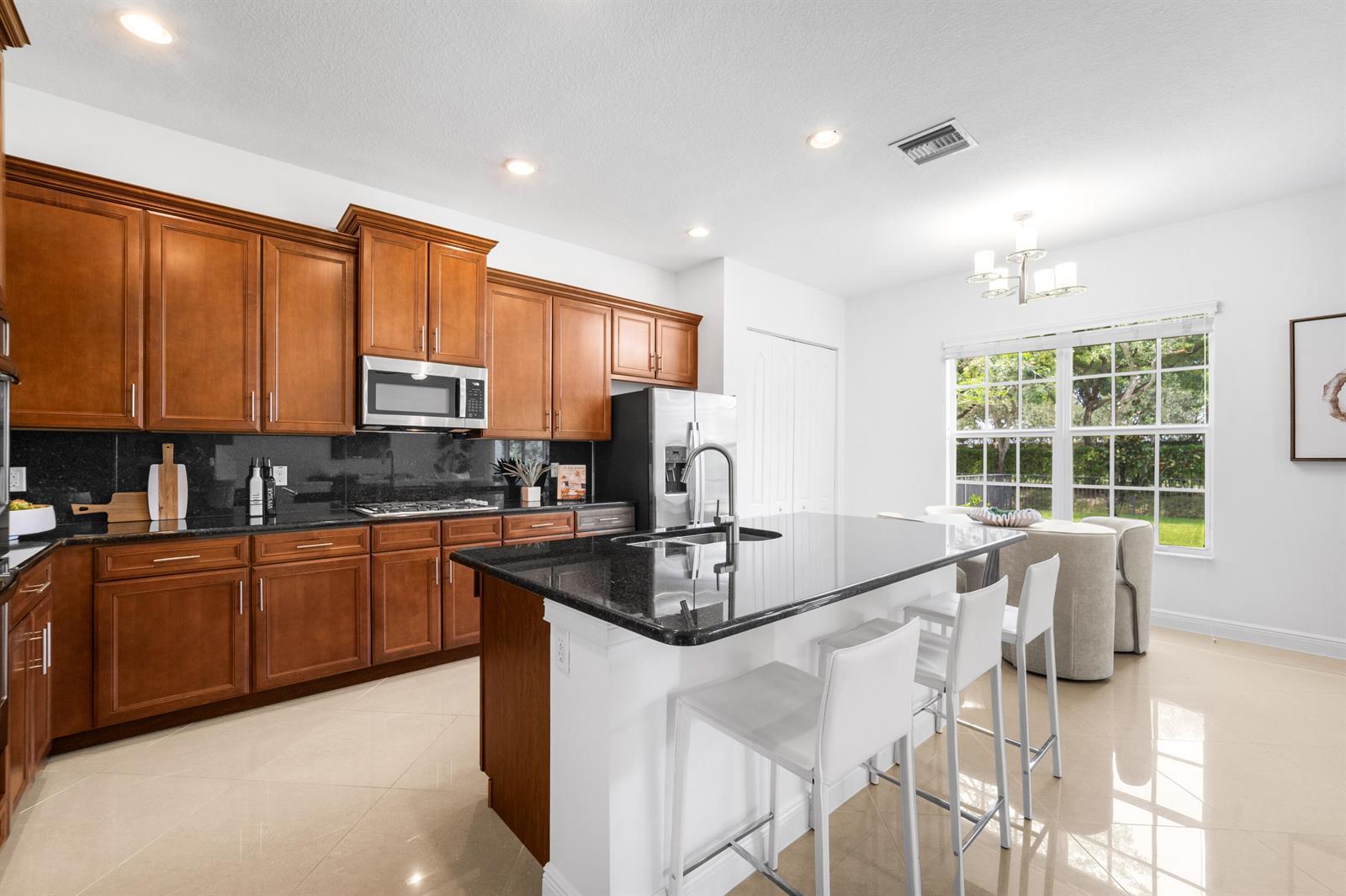 10111 EDGEWATER Court, Parkland FL 33076 photo 3