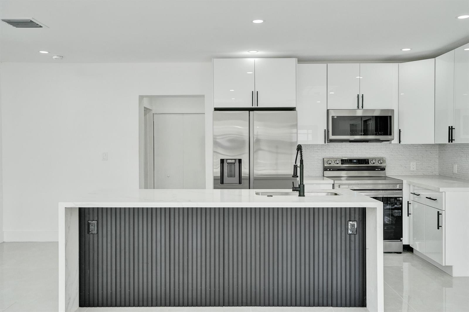 3234 Taft Street, Hollywood FL 33021 photo 3
