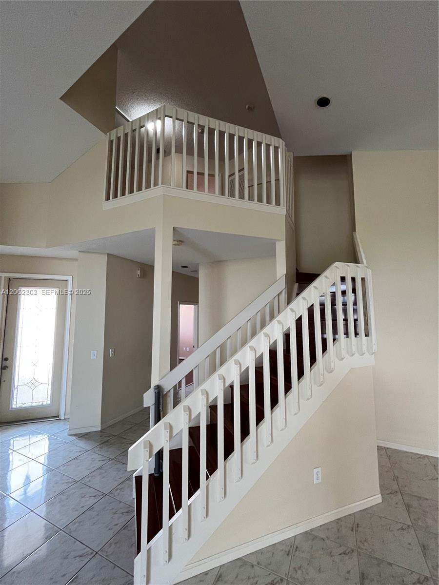 1540 W Lacosta Dr W, Pembroke Pines FL 33027 photo 4