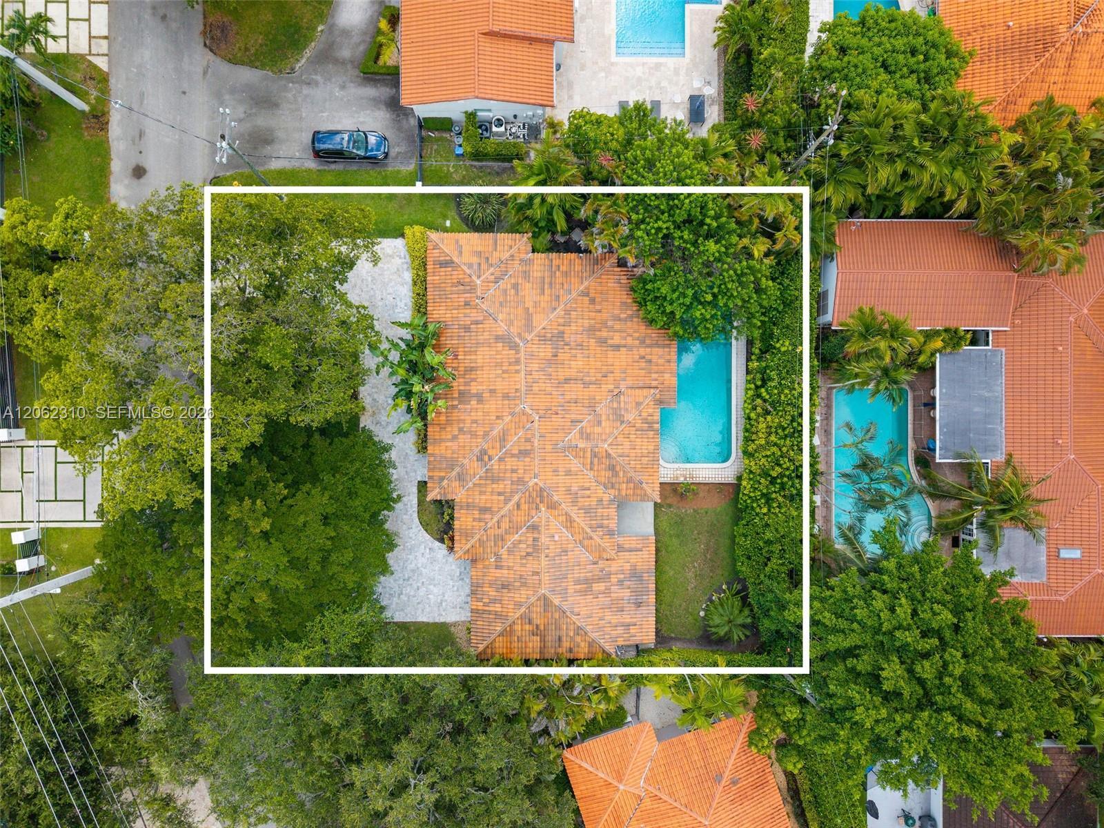 548 Vilabella Ave, Coral Gables FL 33146 photo 2