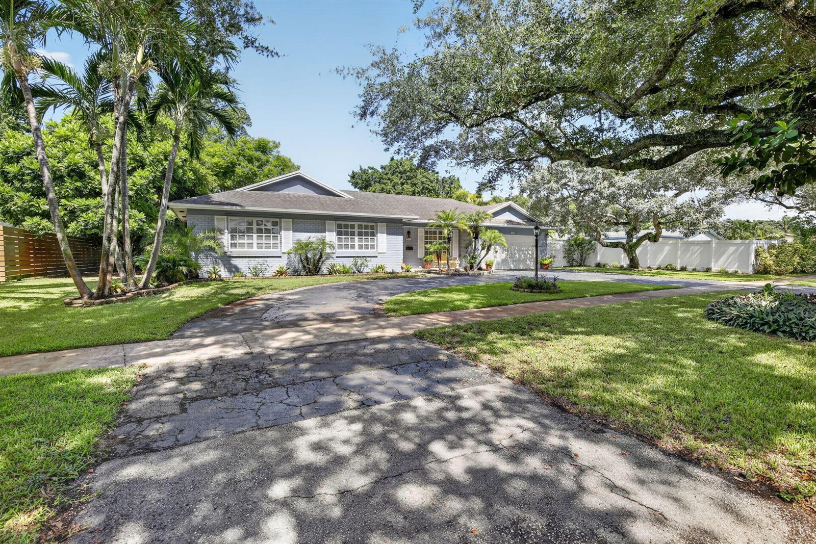 721 SW 59TH Avenue, Plantation FL 33317 photo 2