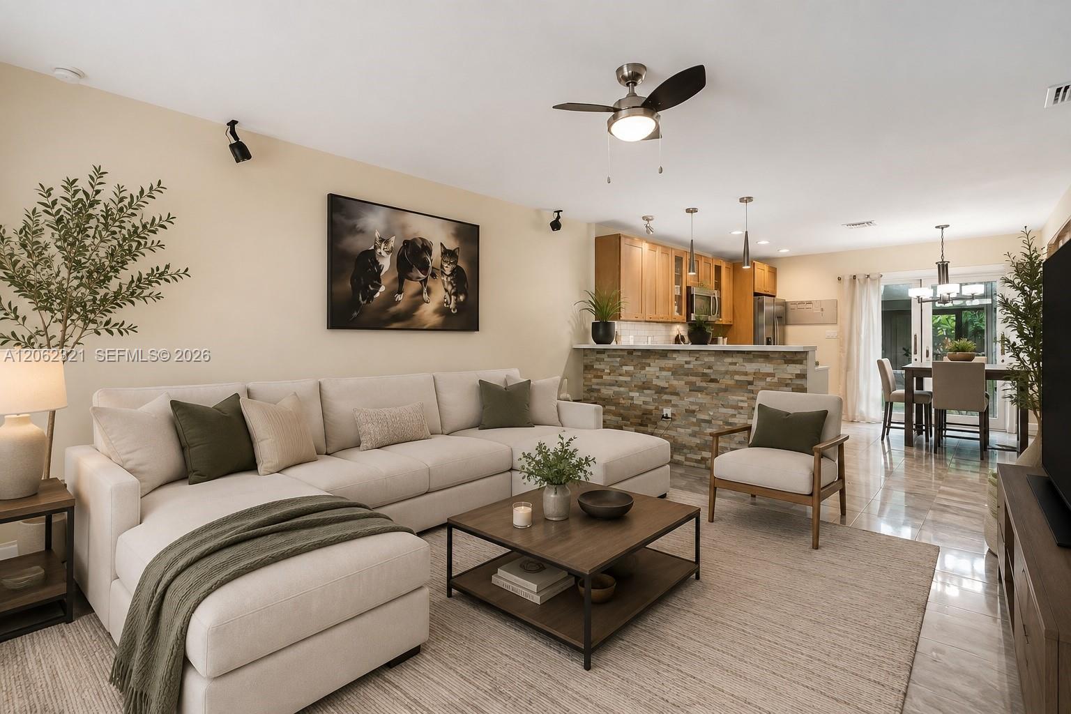2115 NE 15th Ave, Wilton Manors FL 33305 photo 2