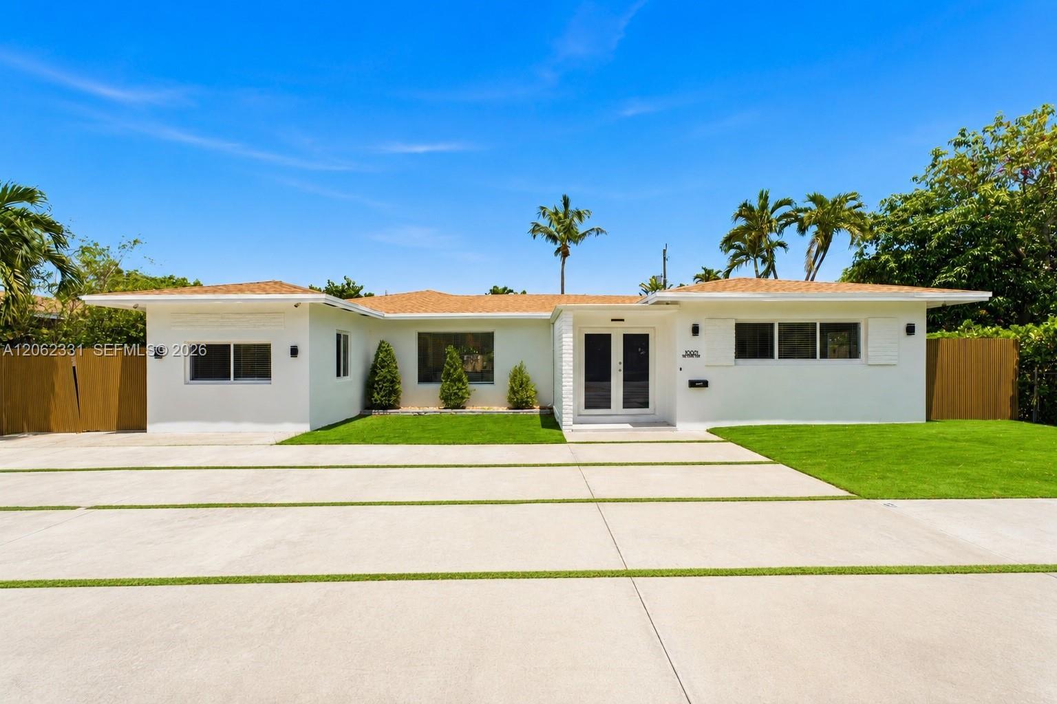 10801 Peachtree Dr, Miami FL 33161 photo 2