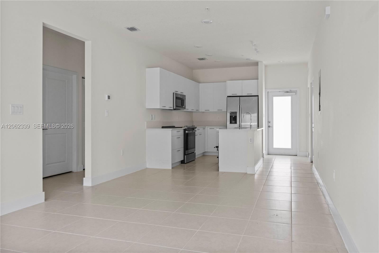 8001 NW 41st St # 106, Doral FL 33166 photo 2