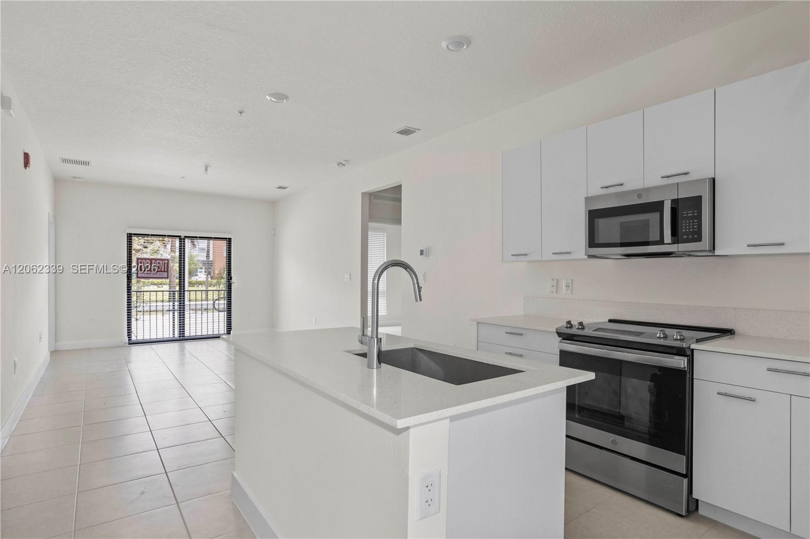 8001 NW 41st St # 106, Doral FL 33166 photo 3