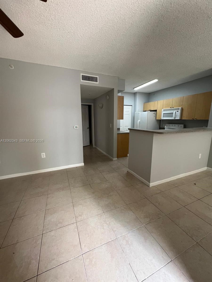 8020 N Nob Hill Rd # 102, Tamarac FL 33321 photo 2