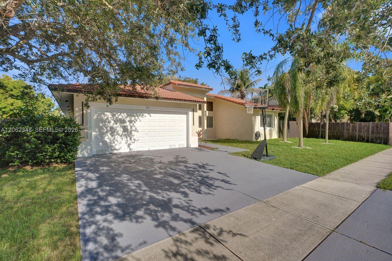 581 SW 169th Way, Weston FL 33326 photo 2