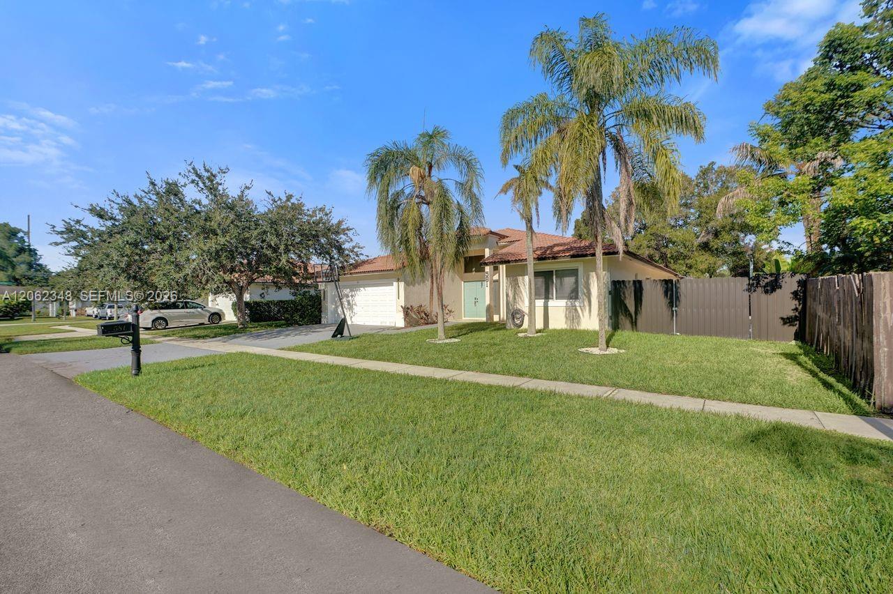 581 SW 169th Way, Weston FL 33326 photo 3
