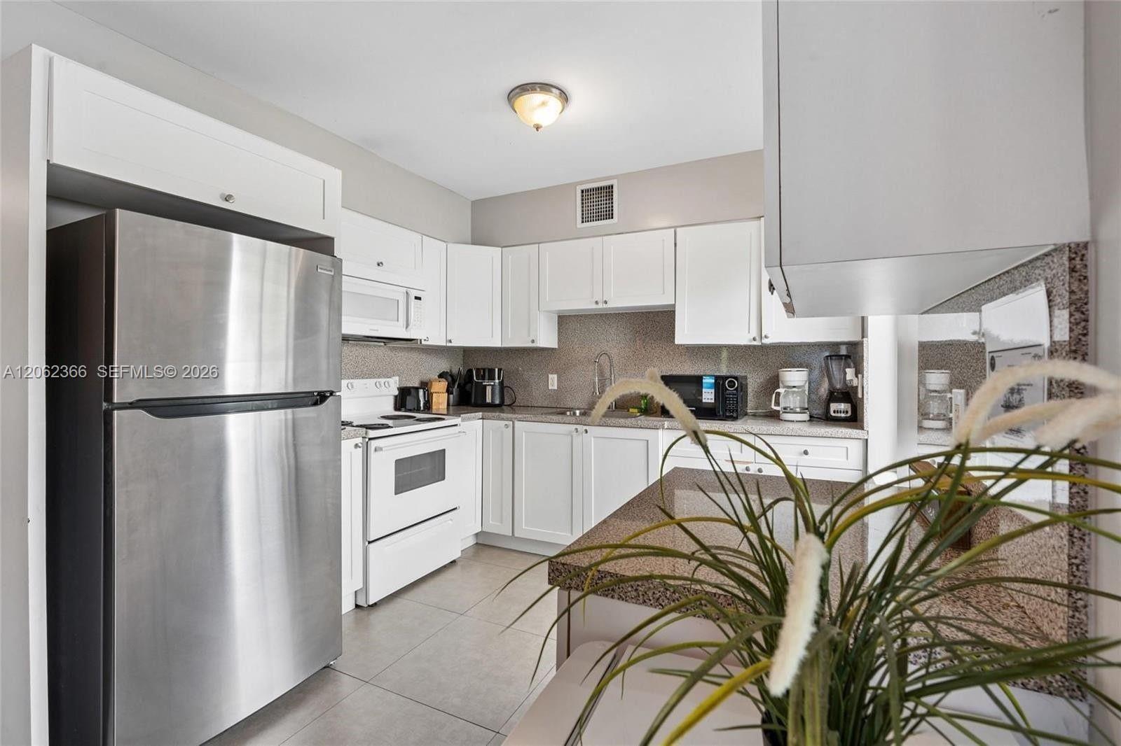 435 NE 69th St # 2, Miami FL 33138 photo 3