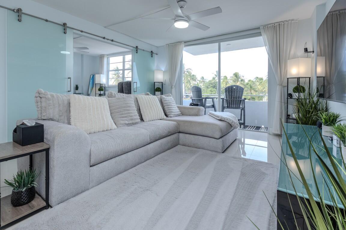 465 OCEAN Drive # 320, Miami Beach FL 33139 photo 2