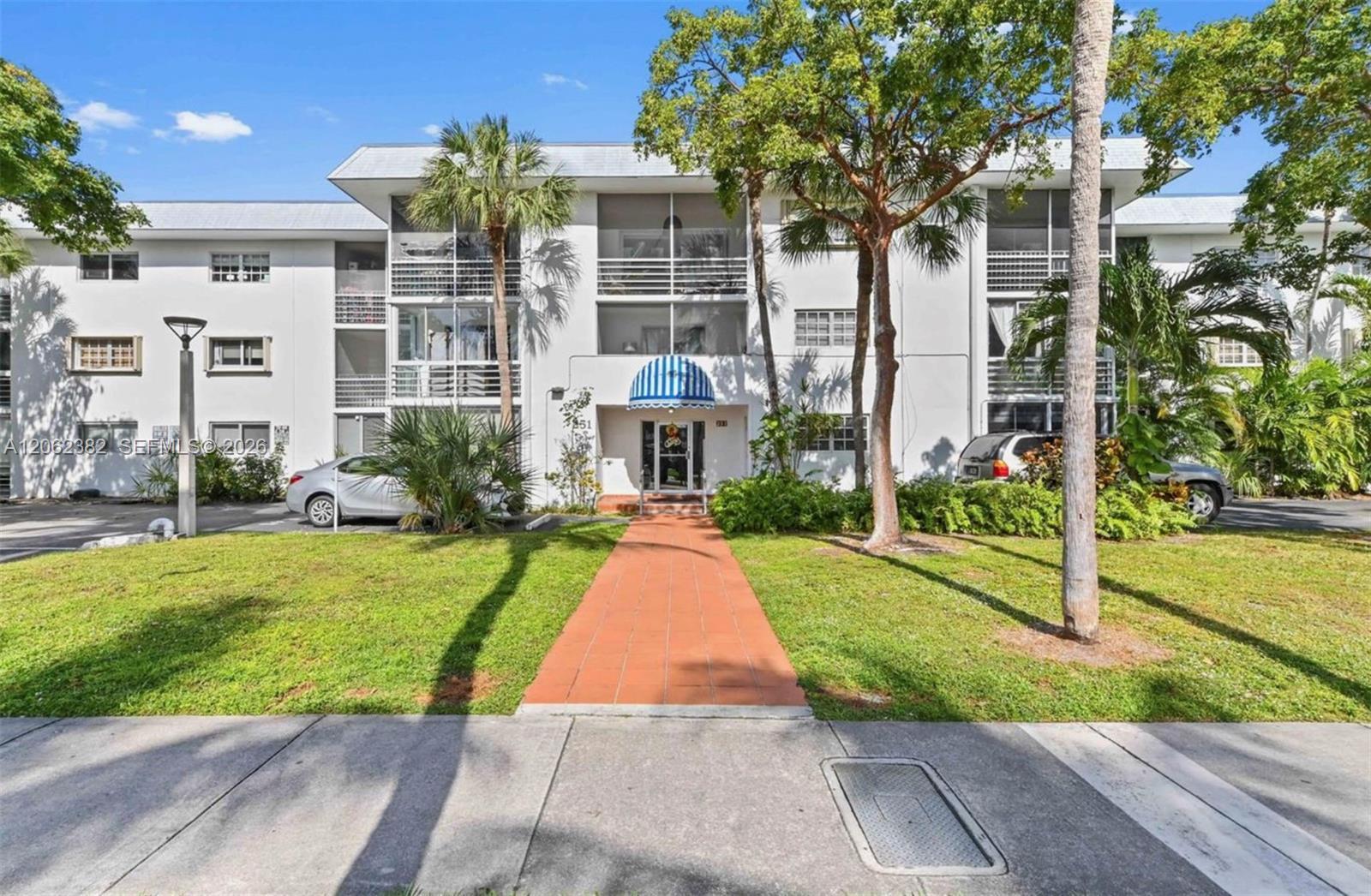 251 Galen Dr # 302, Key Biscayne FL 33149