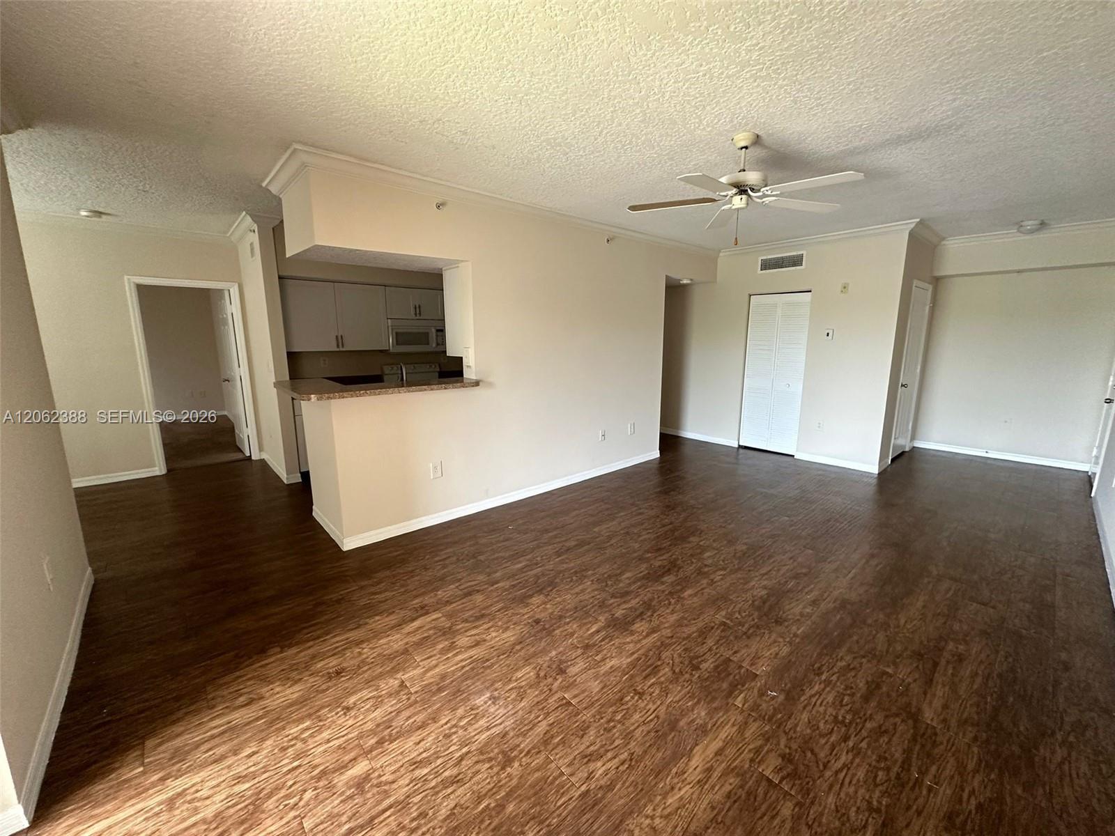 11600 SW 2nd St # 18208, Pembroke Pines FL 33025 photo 2