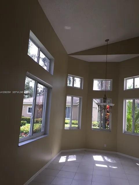 1092 SW 158th Ave, Pembroke Pines FL 33027 photo 3