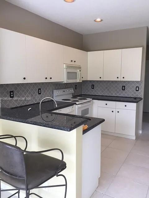 1092 SW 158th Ave, Pembroke Pines FL 33027 photo 5