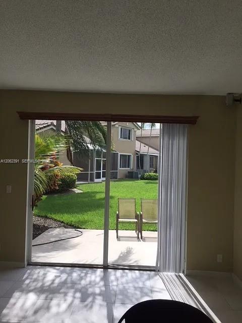 1092 SW 158th Ave, Pembroke Pines FL 33027 photo 4