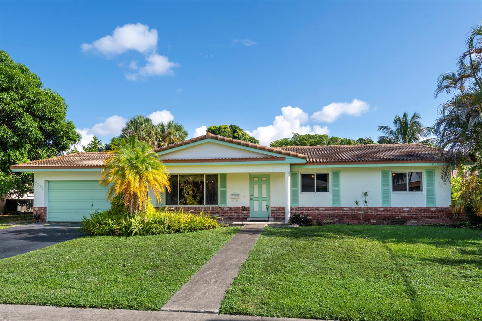 7321 NW 14th Street, Plantation FL 33313 photo 2