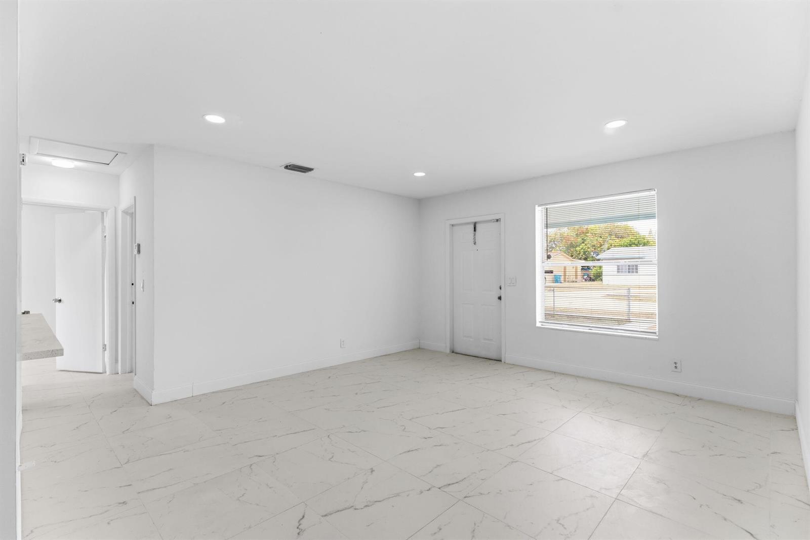 1410 NW 1st Court, Boynton Beach FL 33435 photo 5