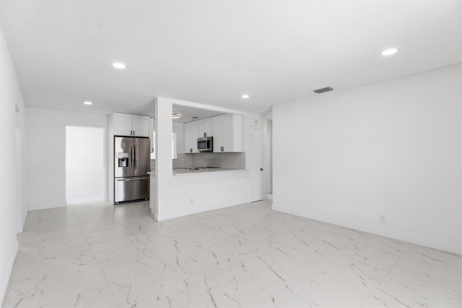 1410 NW 1st Court, Boynton Beach FL 33435 photo 4