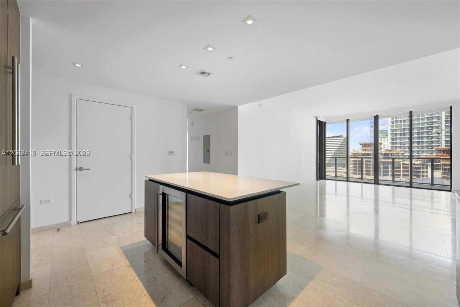 68 SE 6th St # 910, Miami FL 33131 photo 2