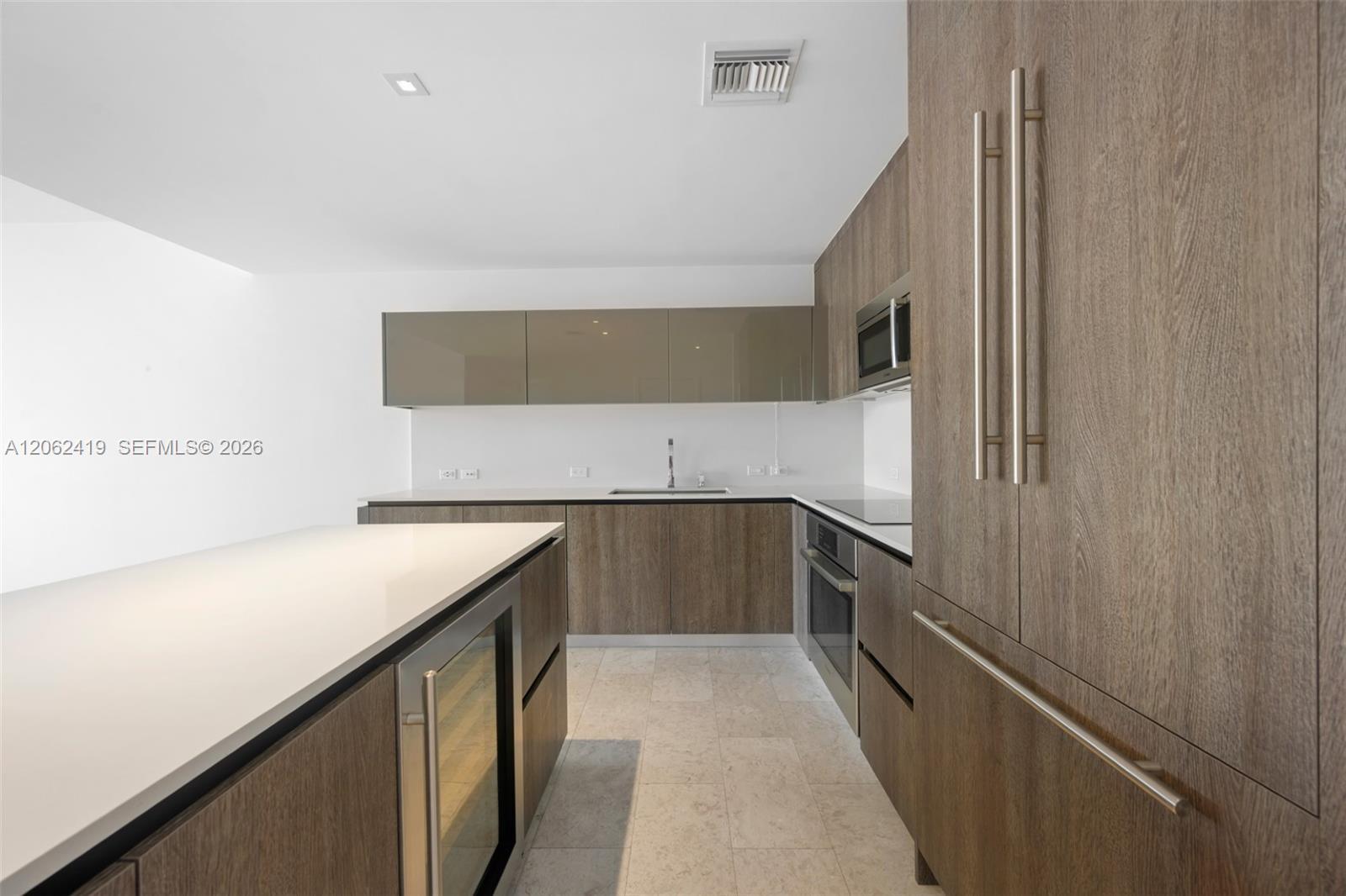 68 SE 6th St # 910, Miami FL 33131 photo 5