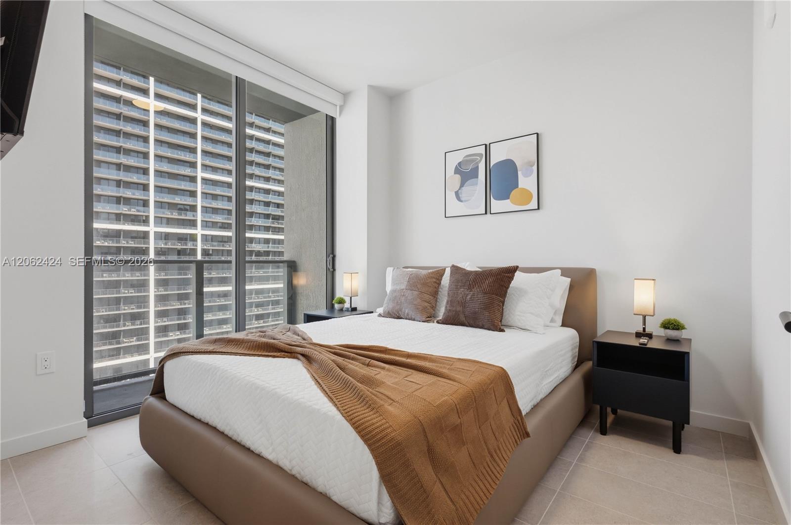 121 NE 5th St # 3511, Miami FL 33132 photo 3
