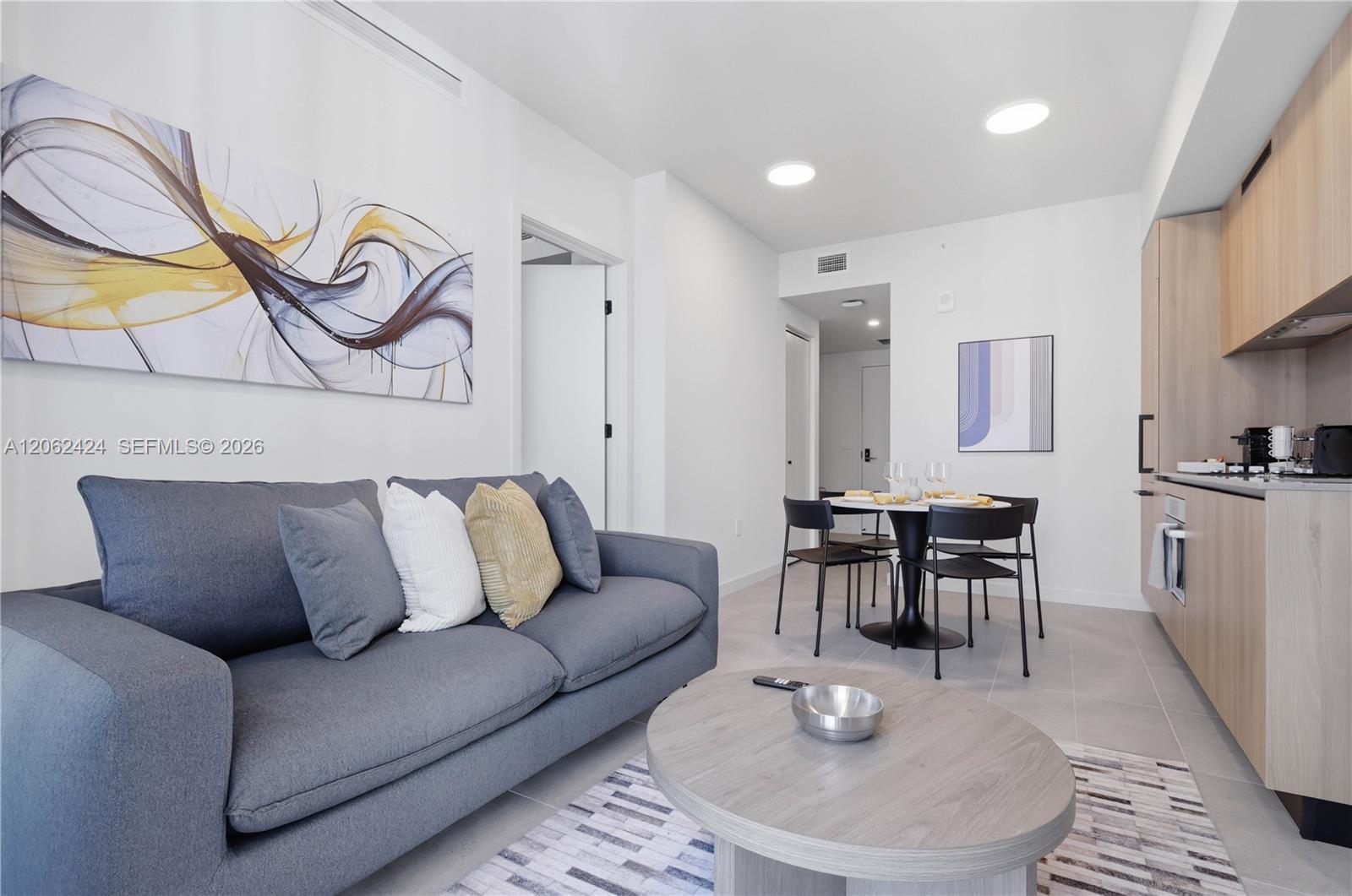 121 NE 5th St # 3511, Miami FL 33132 photo 4