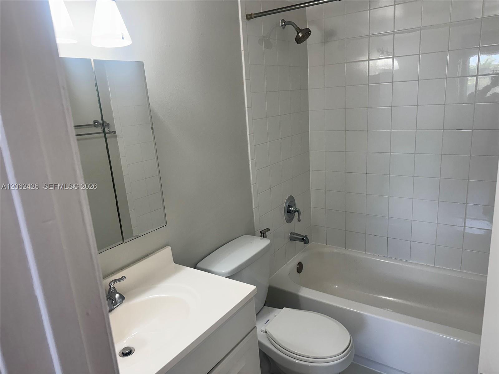 8075 NW 7th St # 403, Miami FL 33126 photo 3