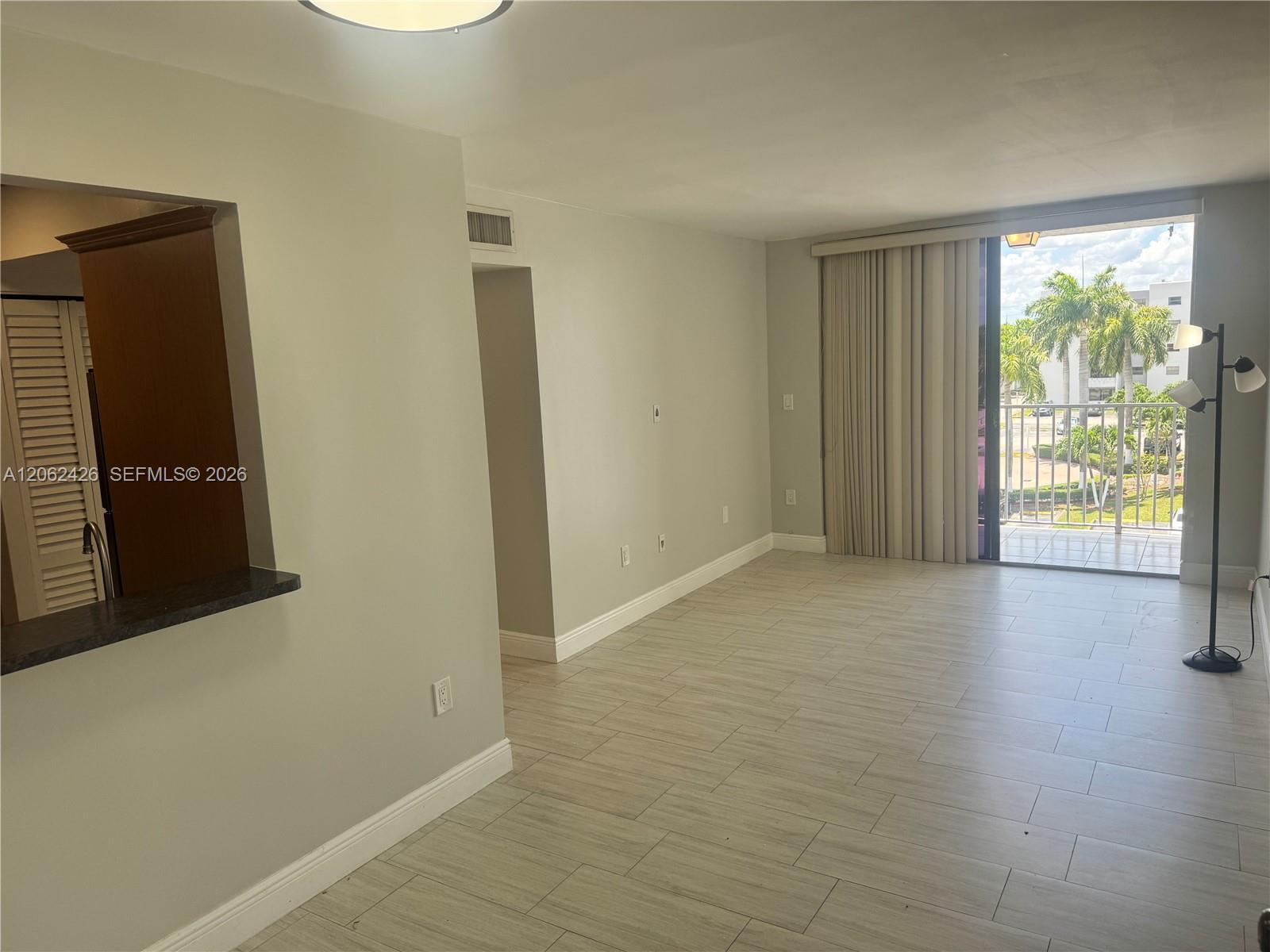 8075 NW 7th St # 403, Miami FL 33126 photo 5
