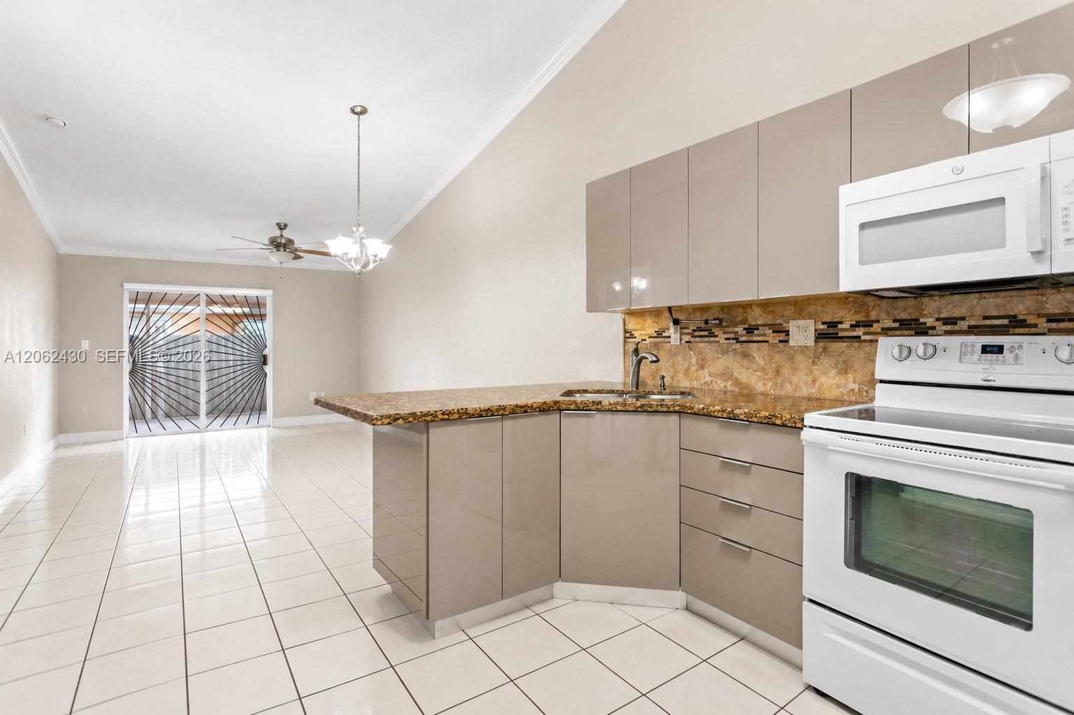 5471 W 27th Ct, Hialeah FL 33016 photo 2