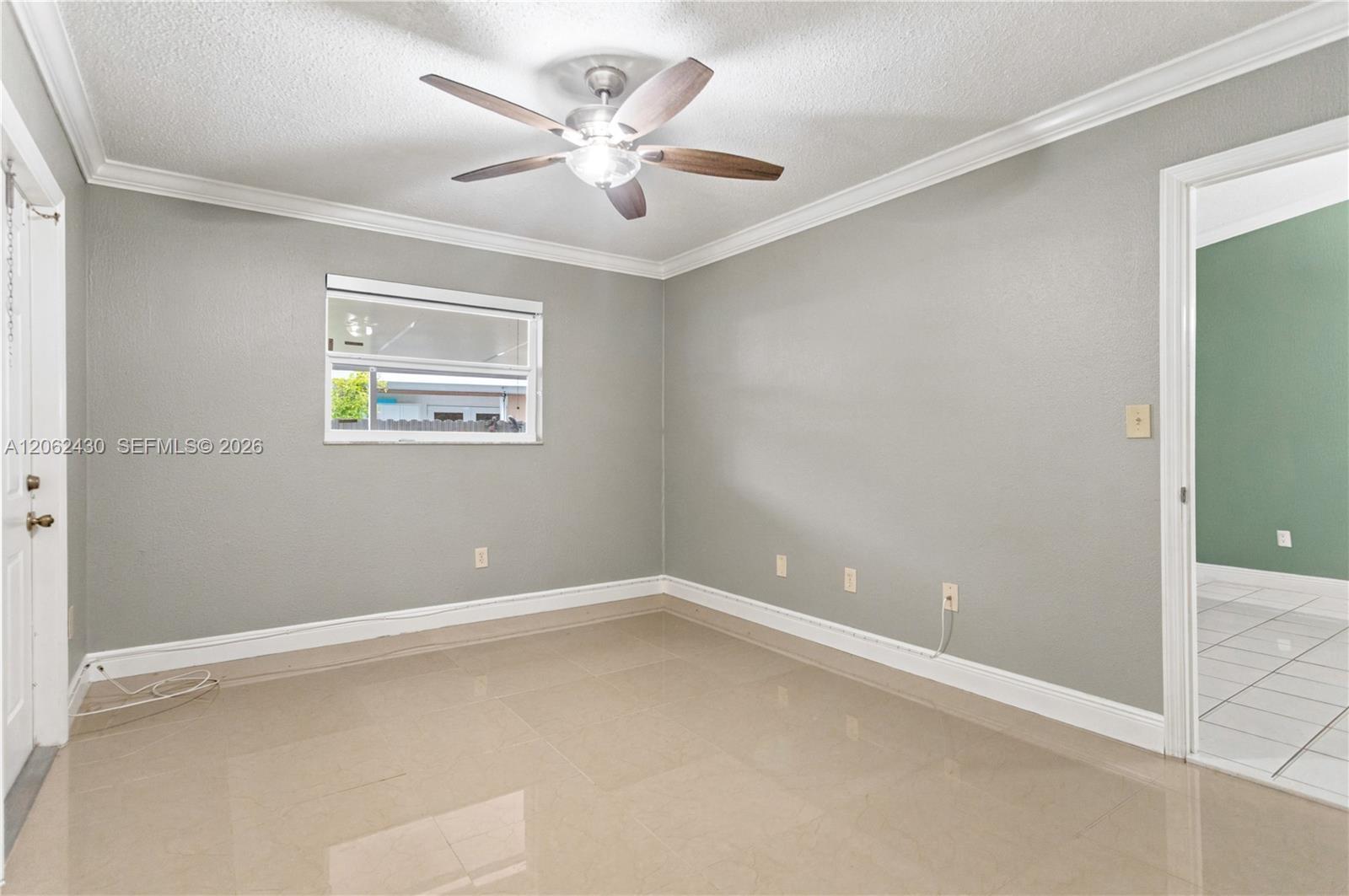 5471 W 27th Ct, Hialeah FL 33016 photo 3