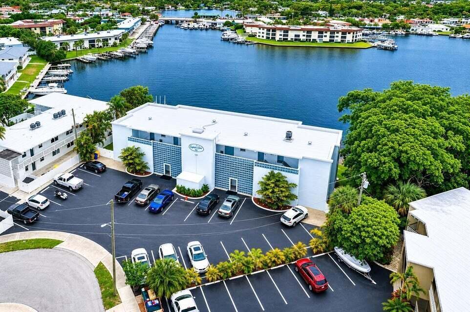 628 Southwind Circle # 8, North Palm Beach FL 33408 photo 2