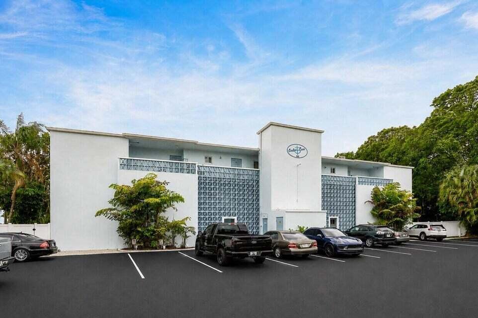 628 Southwind Circle # 8, North Palm Beach FL 33408 photo 3