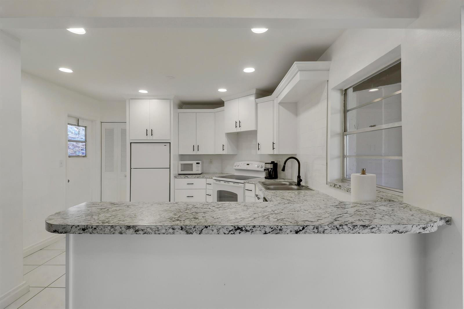 7 GREENWAY Village N # 202, Royal Palm Beach FL 33411 photo 5